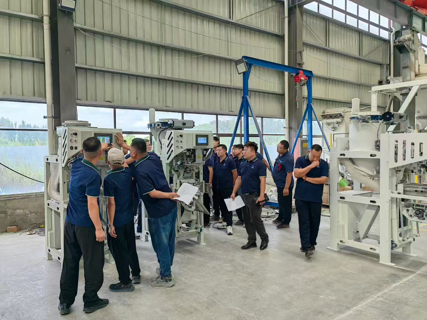 砂漿膩?zhàn)臃郯b機(jī)